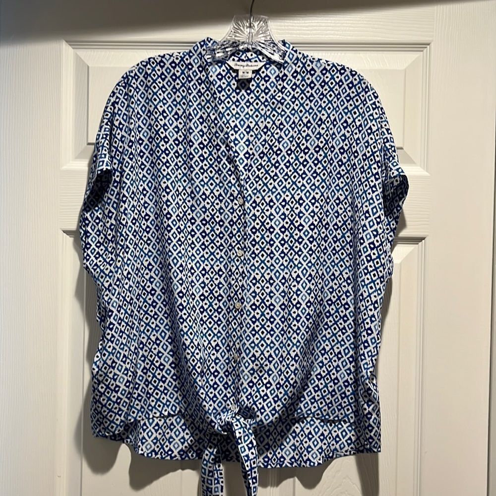 Tommy Bahama Silk Capped Sleeved Front Tie Blouse Size Medium.